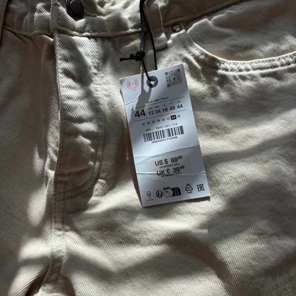 Zara Cream Low Wait Full Length Jeans - Picture 3 of 4